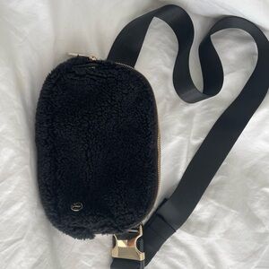 Lululemon Everywhere Fleece Belt Bag